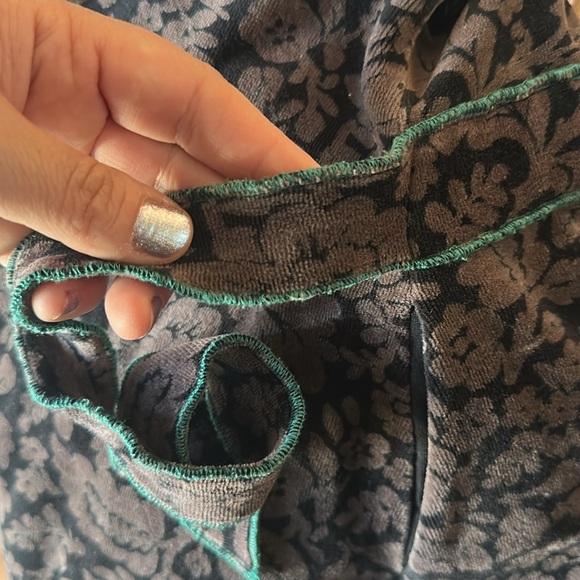 Matilda Jane Kids Robe with Pockets & Hood Size 4 - Velour Brown Floral - Picture 10 of 12